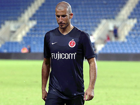 מתאושש מניתוח. ידין (אלן שיבר)