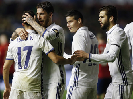 חאמס והחברים חוגגים בפאמפלונה.