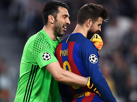 בופון מנסה לנחם (getty)