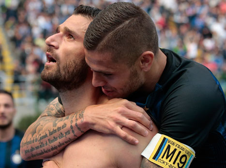 אבל למה להוריד חולצה? (Getty)