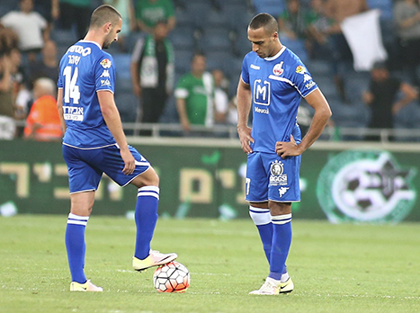 גם החלפת התלבושת לא עזרה. שחקני ב"ש (אלן שיבר)