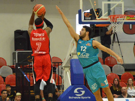 טאקר. חזר בזמן (מנהלת הליגה)