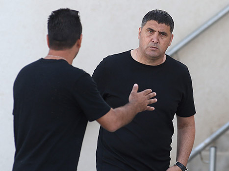 "מתלונן סדרתי". נעים (אלן שיבר)