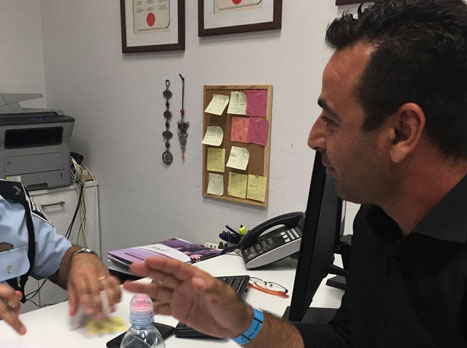 קסנטיני מגיש תלונה במשטרה על תקיפה