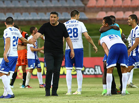 דריכות באשקלון (לירון מולדובן)