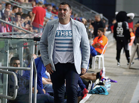 קורצקי. מחזיק בחוזה (אלן שיבר)