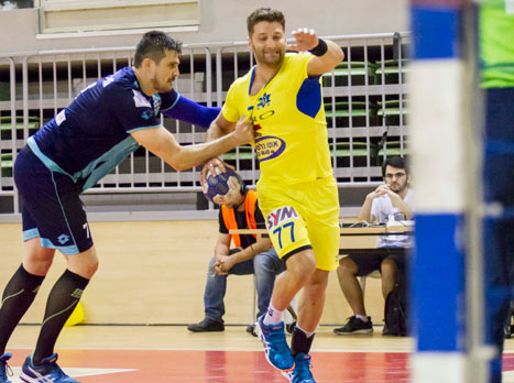 פומרנץ. ניסה להחזיק את מכבי ת"א בתמונה, אבל נכנע בסיום (צילום: יועד כהן, איגוד הכדוריד)