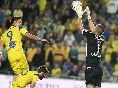 ימשיך לעמוד בין הקורות. זובאס (אלן שיבר)