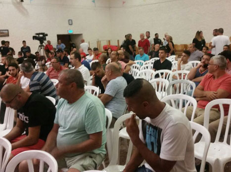 אוהדי הפועל ת"א. "הקהל לא יכול לנהל"