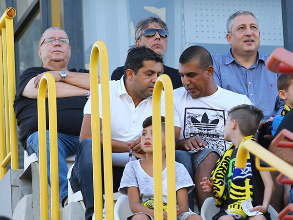 אוחנה. מנסה לפייס (לירון מולדובן)