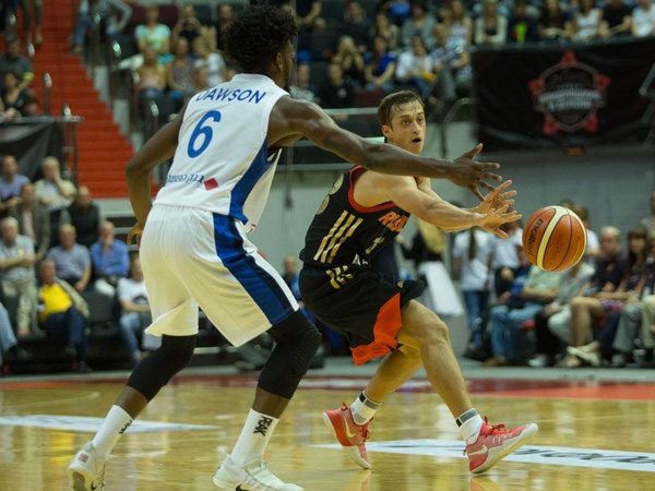 דוסון. משחק גדול של שחקן הרצליה הטרי (צילום: איגוד הכדורסל)