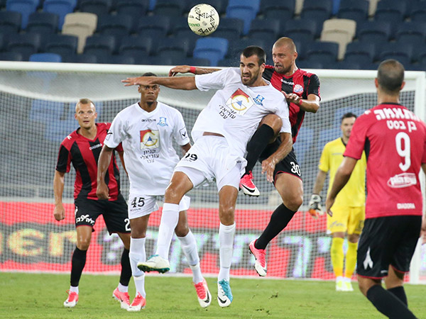 מוליץ'. הזר היחיד שעבר בבקרה