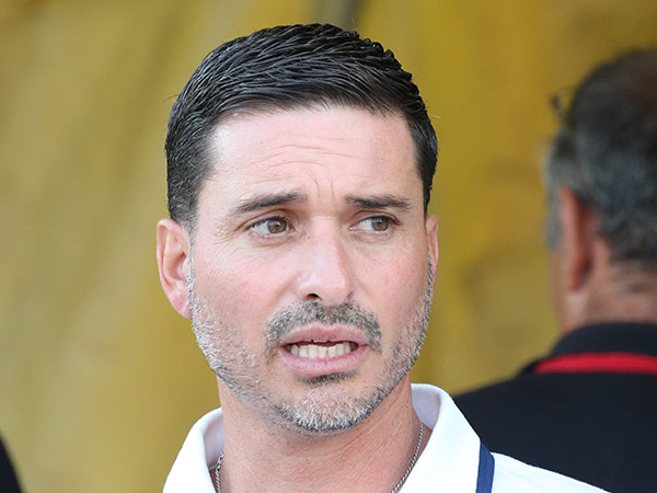 דורה. מחפש חיזוק להגנה (אנצ'ו גוש, סוכנות ג'יני)