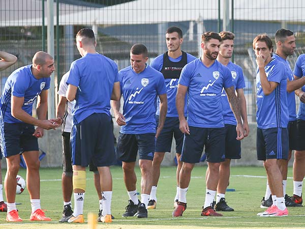 אין לסבע מקום פה? (דני מרון)