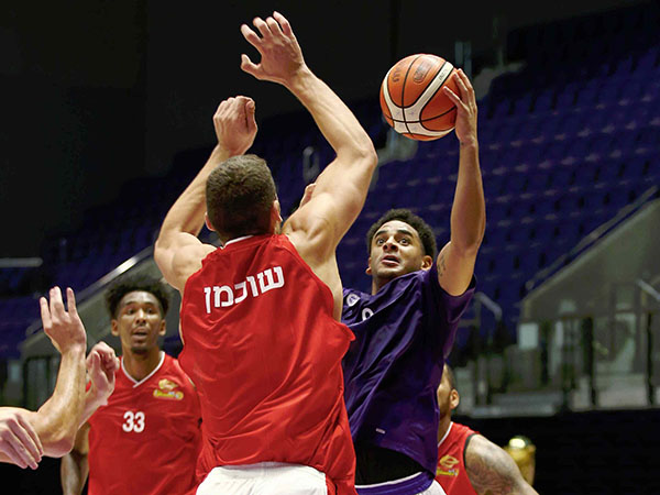 מהבולטים בנהריה. וובסטר (אלן שיבר)