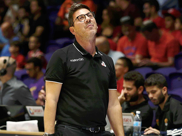 קציקאריס. "תמיד יהיה מישהו שלא מרוצה" (אלן שיבר)