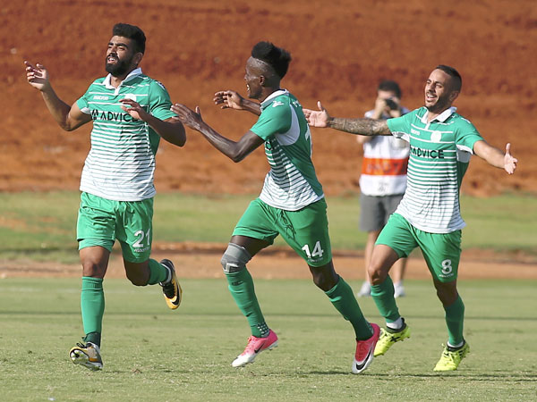 זיקרי לוהט. (אלן שיבר)