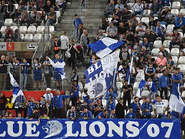 סוף סוף הם ראו ניצחון. אוהדי הפועל ק"ש (אנצ'ו גוש)