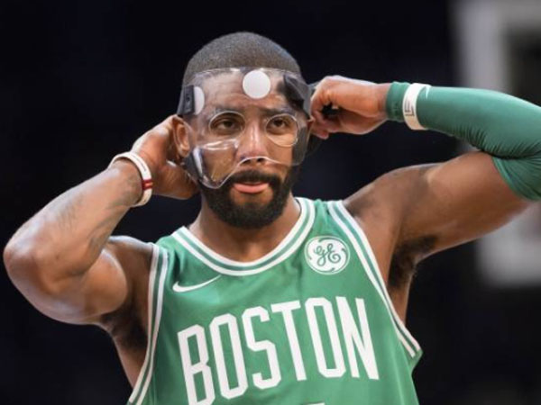 קיבל מחמאות ממאמן האלופה. קיירי (getty)