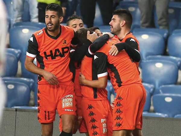 חגגו מול סכנין (אלן שיבר)