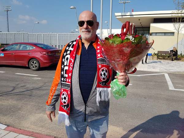 קבלת פנים חמה לגילי ורמוט מאוהדי הפועל חיפה