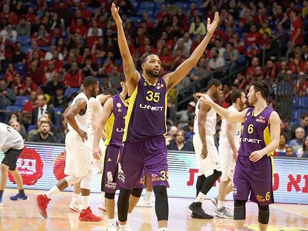 תומאס. "כולם בפוקוס" (אלן שיבר)