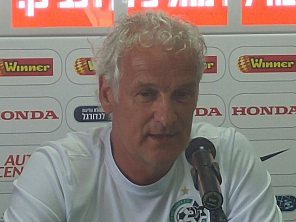 רטן. לא מבצע רוטציות