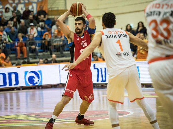 משחק מצוין לגינת (מנהלת)