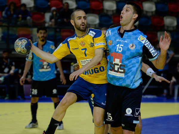 פאבלוביץ ומסורי נפגשו גם בחצי גמר הגביע (צילום: עמית שיסל איגוד הכדוריד)