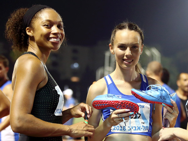 פליקס עם אירנה לנסקי. אבק כוכבים בהדר יוסף (אלן שיבר)