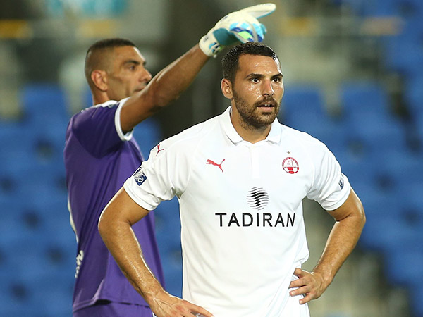 סגל ענק, מלא בשחקנים שלא מתאימים לרמות הגבוהות (אלן שיבר)