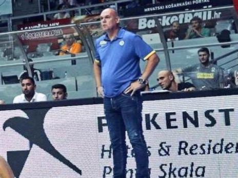 ספאחיה. לשמחתו זאת רק ההכנה (הטוויטר הרשמי של מכבי ת"א)