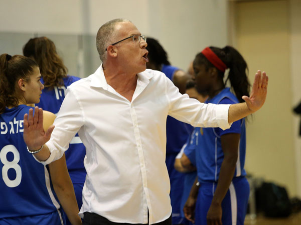 מאמן חדש לאלופה. כץ (עודד קרני וליאור מולדובן, מנהלת הליגה)