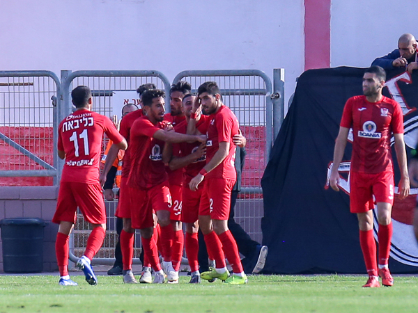 זקוקה לחיזוק בהגנה. סכנין חוגגת על נצרת (מאור אלקסלסי)