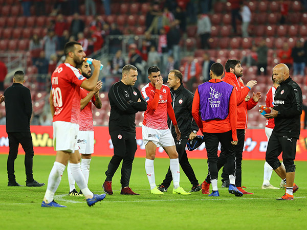 ב"ש מקרטעת ובכר הופך לפגיע (דני מרון)