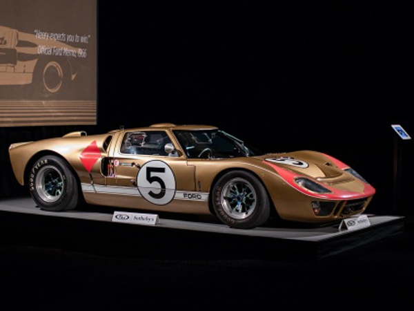 פורד GT40 דור 2 נמכרה תמורת 9.8 מיליון דולר. כמעט נכנסה לחמישיה הראשונה (צילום: RM Sothebys)
