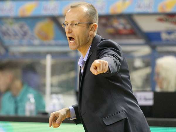 שמיר. היוונים היו גדולים על חולון (FIBA)