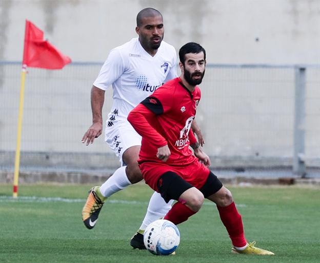 מגבו שם עין על שחקן כפר קאסם (דני מרון)