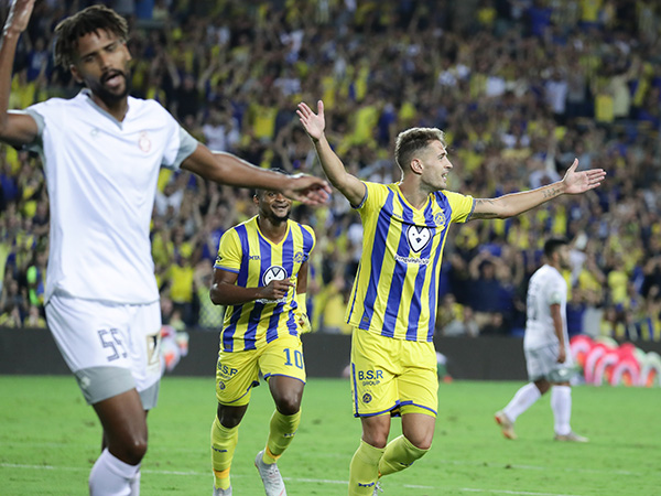 שידור חוזר? מכבי ת"א חוגגת על חדרה (צילום: דני מרון)