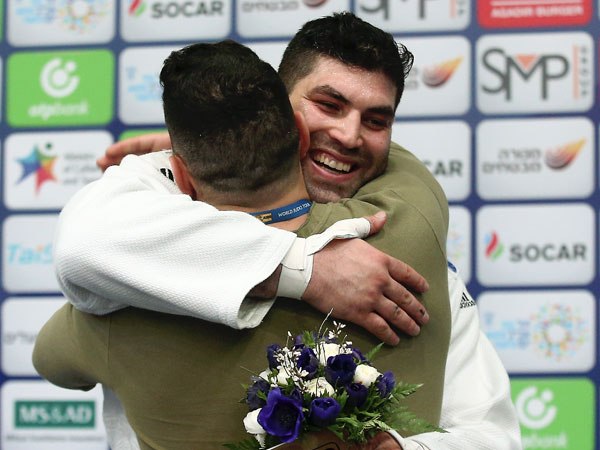 הרבה אוויר השתחרר (אלן שיבר)