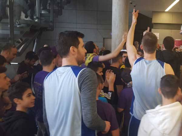 גם השחקנים הצטרפו לחגיגה