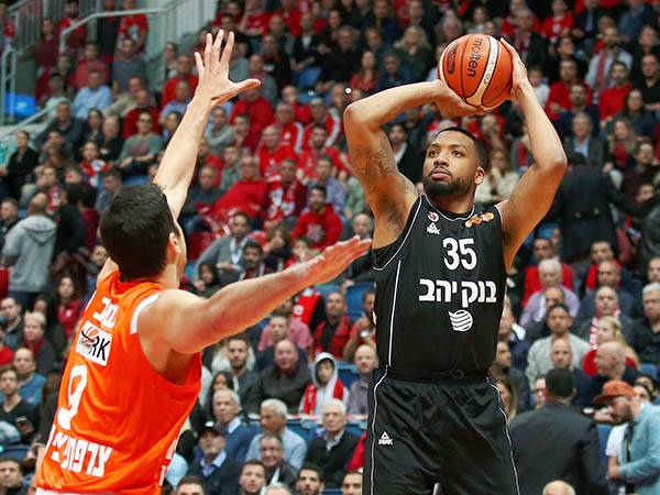 תומאס, ה-MVP של הגמר (אלן שיבר)