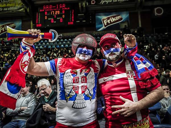 הקהל הסרבי יכול להיות שמח (fiba)