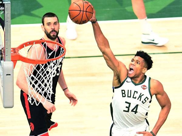 נוקאאוט של הבאקס (צילום: Jonathan Daniel/Getty Images)