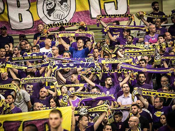 אוהדי חולון קיוו לראות שוויון בסדרה (עודד קרני)