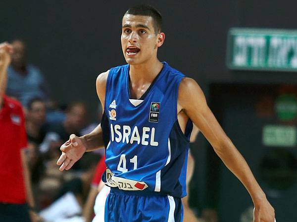 "ספגנו 92 נקודות, אי אפשר לנצח ככה". מדר (אלן שיבר)