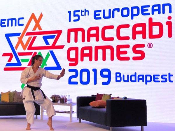 סטארק הפרזנטורית של המשחקים (באדיבות מכבי ישראל)