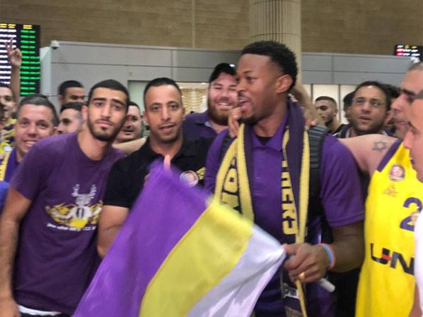 פוסטר. בדרך לעונה גדולה?