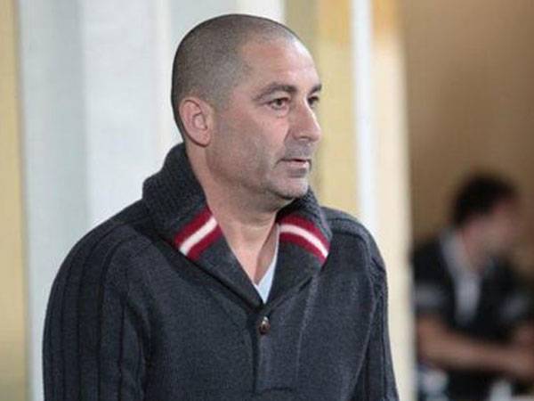 בן זקן. פותח את הכיס (אלן שיבר)