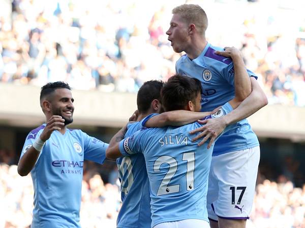 מספרים מטורפים. שחקני סיטי חוגגים (צילום: getty)